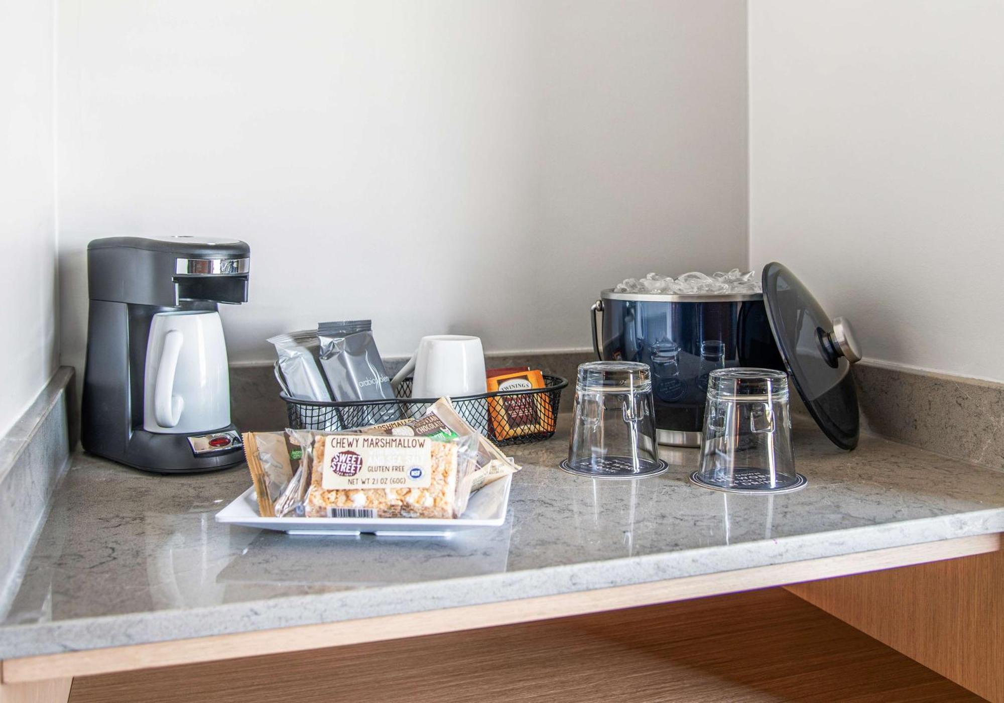 Hyatt Place Newark-Silicon Valley Exteriör bild